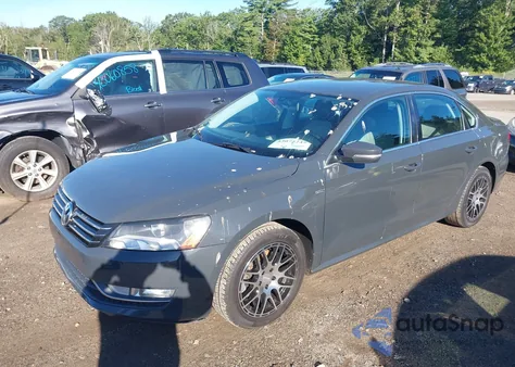 2015 Volkswagen Passat 1.8T Sport из США, поврежденный, VIN 1VWBT7A34FC054021